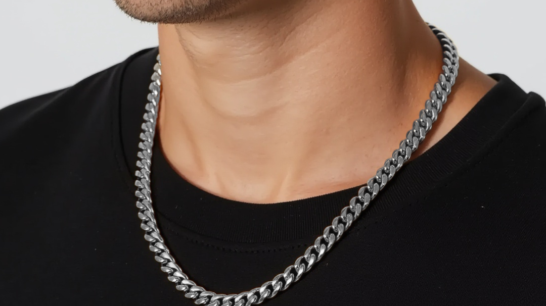 Why a Classy Silver Chain is the Perfect Accessory for Any Occasion