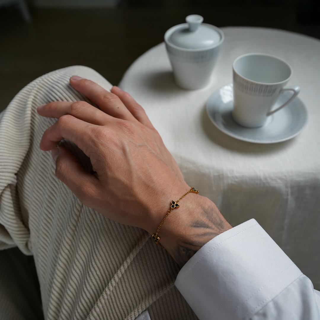 Schwarzes Kleeblatt Armband (Gold)