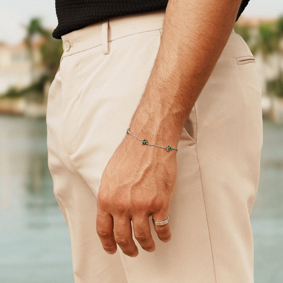 green clover bracelet + 