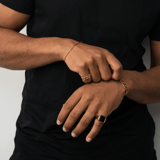 Royal Signet Ring (Gold) - Essence Amsterdam